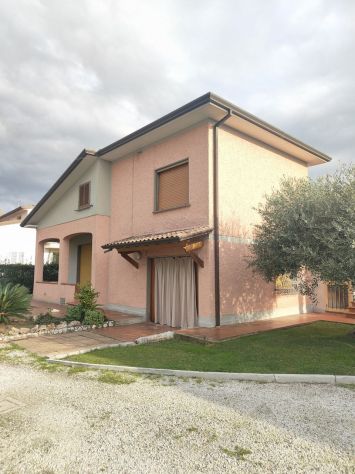 Villa singola con ampio giardino e dependance Lido di Camaiore - Foto 10