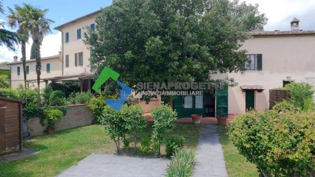 Bellissimo appartamento finemente ristrutturato con giardino privato in antica villa storica a Costafabbri, Siena. - Foto 17