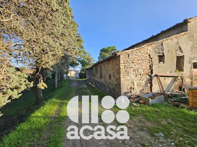 BORGO AGRICOLO CON 27 ETTARI DI TERRENO - Foto 15