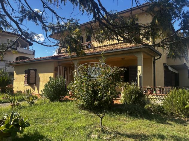 BIFAMILIARE di 8 vani e di 317 mq (FIGLINE E INCISA VALDARNO) rif. V-2463 - Foto 13