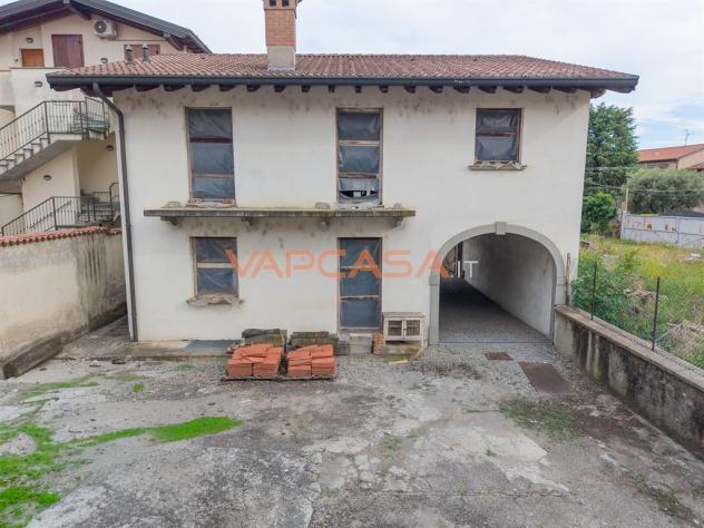 RUSTICO CON PROGETTO APPROVATO, DUE AUTORIMESSE E CORTILE - Foto 3
