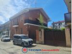 Casa indipendente di 310 m² con più di 5 locali e posto auto in vendita a Torino