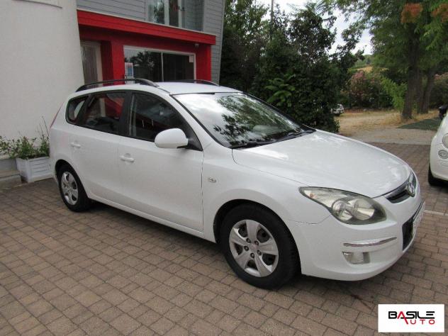 HYUNDAI - i30 Station Wagon - 1.6 CRDi 90CV 6m Comfort - Foto 2