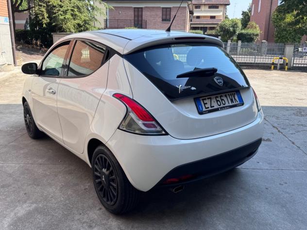 Lancia Ypsilon 1.2 69 CV 5 porte GPL Ecochic Gold - Foto 3
