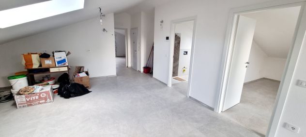 Riccione a 150mt dal lungomare mansarda luminosa con 2 camere e terrazzo - Foto 3