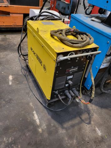 SALDATRICE A TIG ESAB MOD. -AC-DC 180 TIG - Foto 3