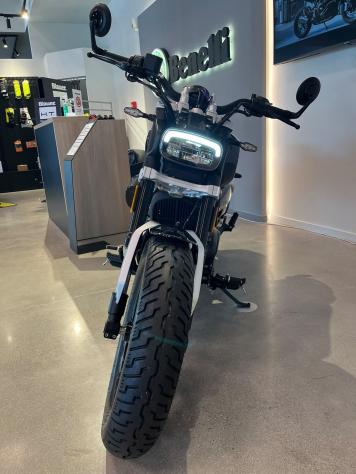 Benelli Leoncino 400 Bobber Benelli Leoncino Bobber 400 - Foto 4