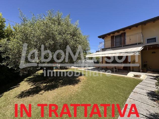 BESOZZO olginasio villetta di testa con giardino