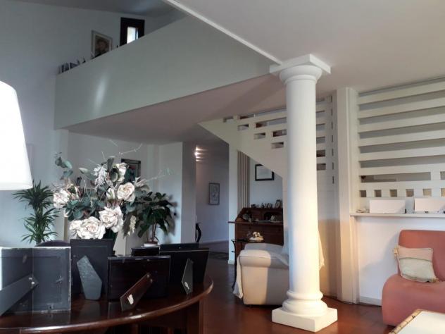 Villa in vendita a San Miniato 300 mq Rif: 865624