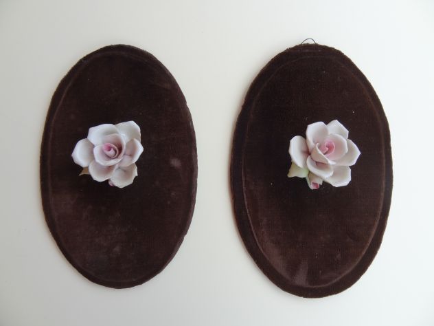 Quadretti con rosa in ceramica