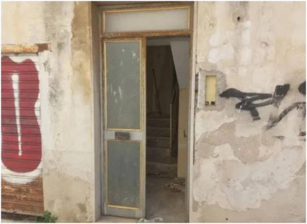 Immobile in asta di 177 m² con più di 5 locali e box auto in vendita a Ragusa - Foto 2