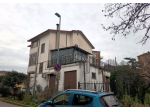 Edificio intero con terreno circostante a Terni, pressi C.C. Pianeta Cospea