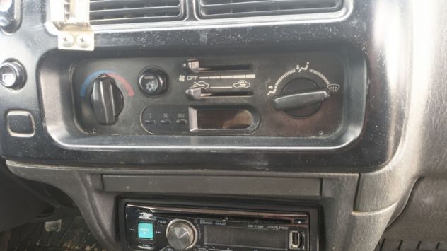 Mitsubishi L200 2.5 TDI 4WD 100CV Cabina Doppia R/D LOCK - Foto 8