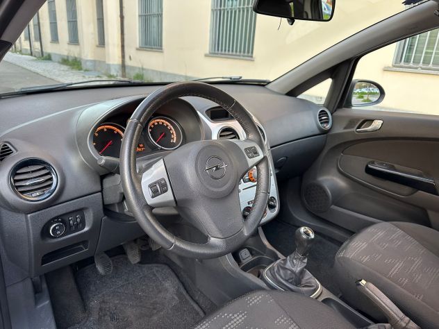 OPEL Corsa 4a serie anno 2011 - Foto 5