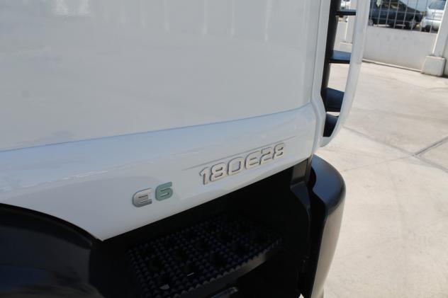 Iveco LKW/TRUCKS EUROCARGO 180E28 CON GRU'PM 9.5LC - Foto 8