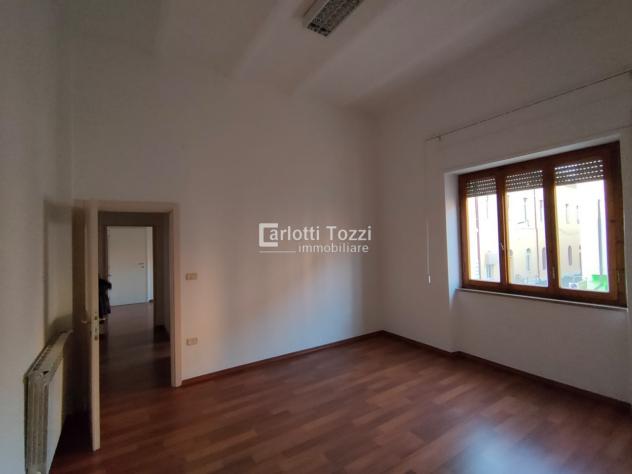 UFFICIO di 6 vani e di 150 mq (GROSSETO) rif. 03512