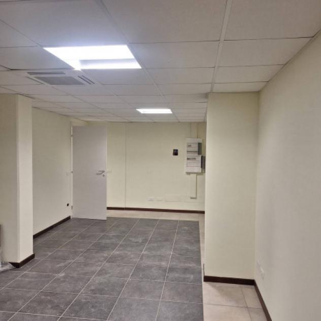 Immobile di 256 m² con più di 5 locali in affitto a Sassuolo - Foto 10