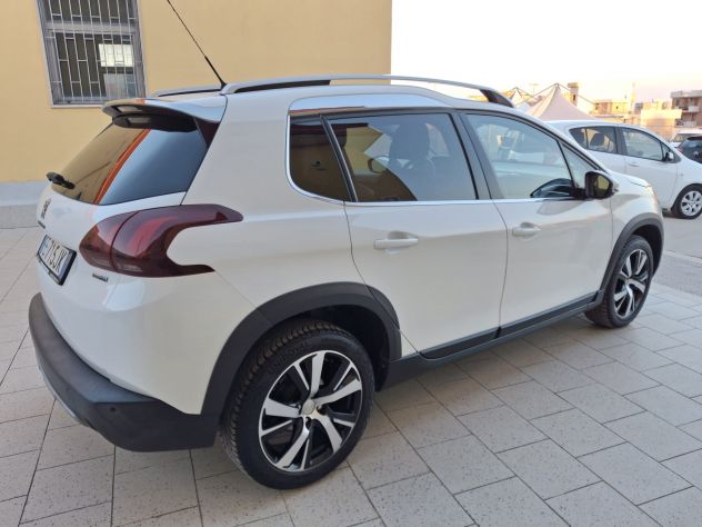 Peugeot 2008 1.6 BlueHDI GT Line 100cv - Foto 5