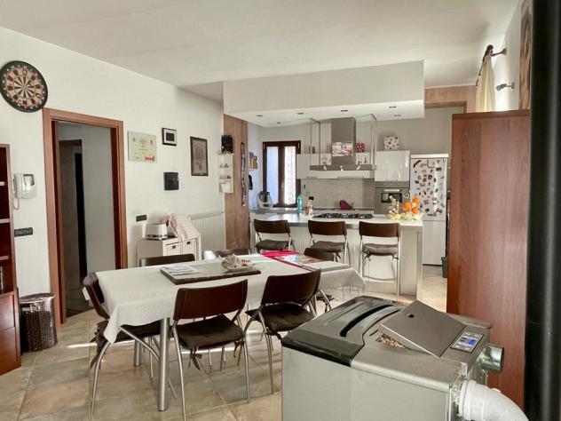 BL/gl139 - APPARTAMENTO INDIPENDENTE DI 3 LOCALI + DOPPI SERVIZI + SOLAIO MANSARDABILE + BOX - Foto 4