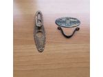N° 2 VECCHIE PICCOLE MANIGLIA CON BOCCHETTE  E ANELLO IN OTTONE
