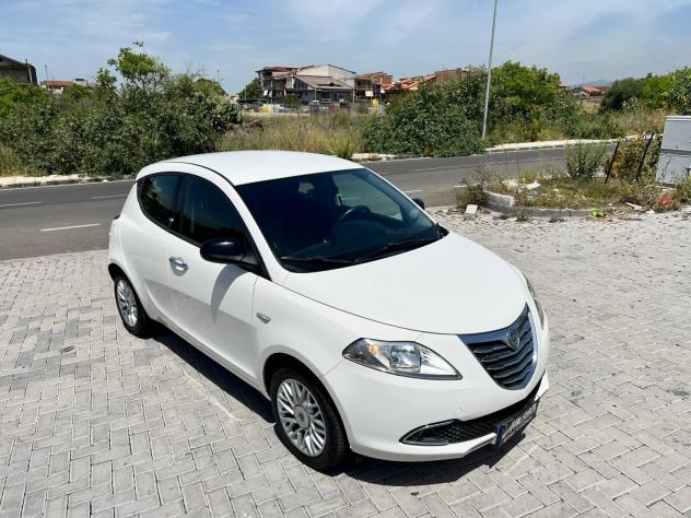 Lancia Ypsilon 1.3MLJT PLATINO NUOVA 2014 - Foto 4