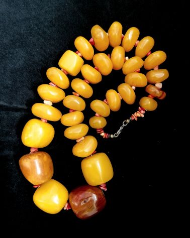 SPETTACOLARE COLLANA ETNICA TRIBALE BERBERA DI COPALE CON CORALLI. - Foto 6
