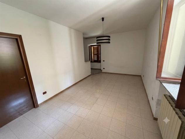 va185 - casa indipendente libera subito: 4 locali, servizi doppio box e picola area esterna recintata - Foto 5