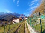 Terreno di 700 m² in vendita a Gorno