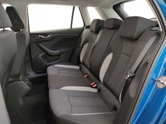 Škoda Kamiq 1.5 TSI 110KW BLACK DOTS - Foto 10
