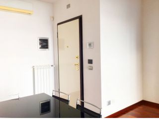 BIVANI ARREDATO + BOX AUTO IN VIA G.CAPRUZZI - Policlinico