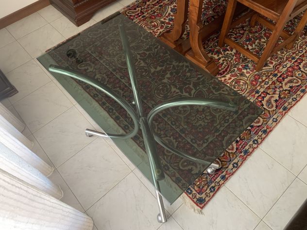 Tavolo / tavolino moderno in vetro con struttura cromata e rotelle. - Foto 2