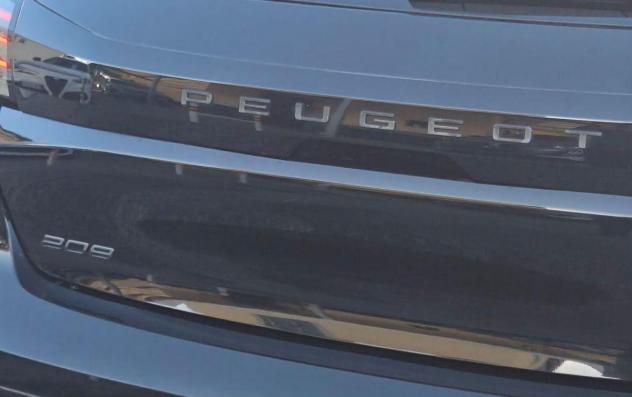 PEUGEOT 208 Hybrid110CV EAT6 5p. Allure - 2025 - Foto 6