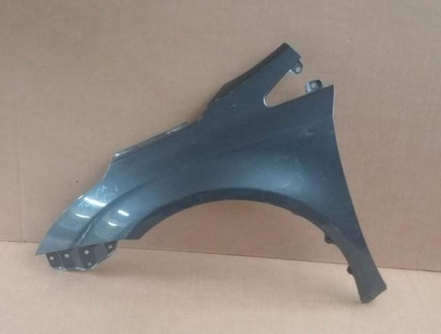 PARAFANGO ANT. SX GRIGIO/BLU MET 999-U1296492 Carrozzeria  Lamierati esterni  Fiancate  Parafango ant. TOYOTA - AVENSIS - 01-01-2009 - 01-12-2015