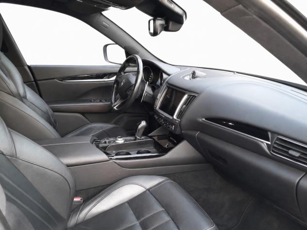 Maserati Levante V6 Diesel 275 CV AWD - Foto 6