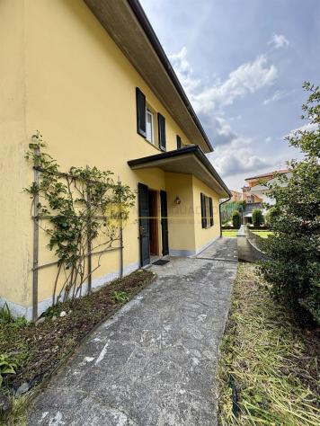 Villa indipendente con giardino privato e box di 100 mq a Galbiate - Foto 6