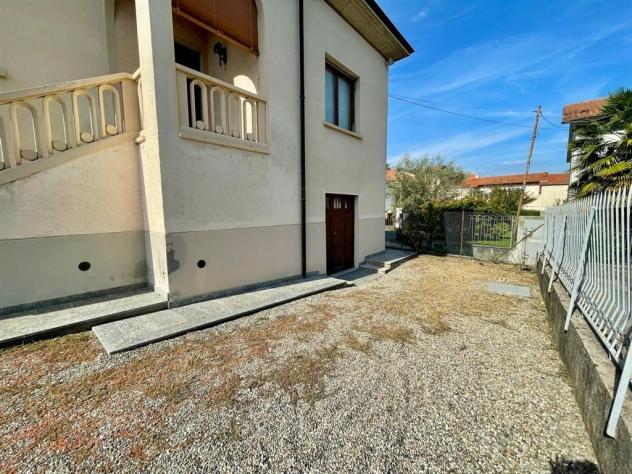 Azzate – Villetta singola con giardino privato € 285.000 – Libera subito - Foto 7