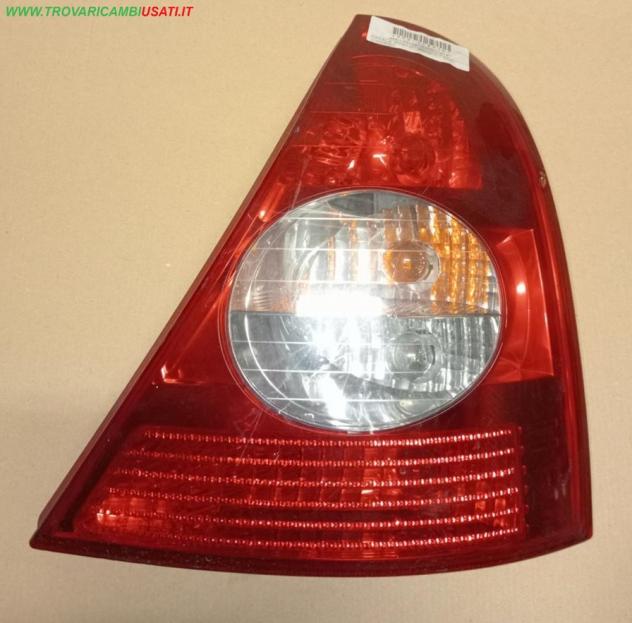 FANALE POST.D. RENAULT CLIO (C65/B65) Parti elettriche Fanaleria Fanali Fanale post. sx. RENAULT - CLIO II - 01-01-2004 - 01-01-2006, RENAULT - CL