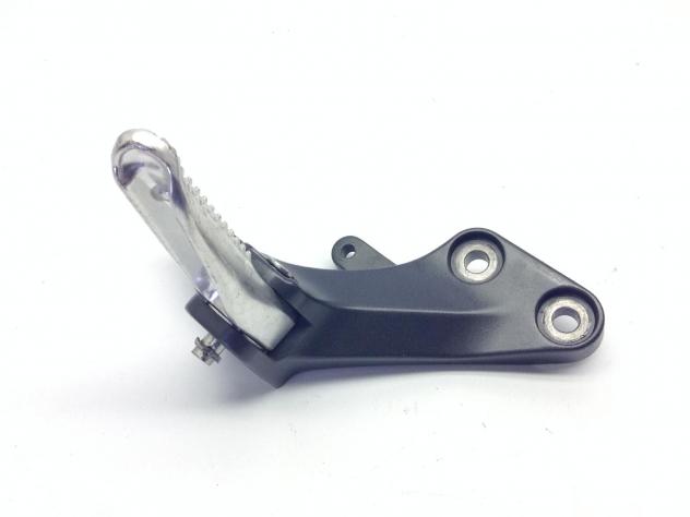 YAMAHA MT-09 890 PEDANA POGGIAPIEDE POSTERIORE DESTRA E SUPPORTO 2022 RN691