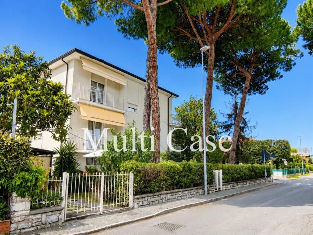 VILLA BIFAMILIARE A POCHI METRI DAL MARE - LIDO DI CAMAIORE (LU) - Foto 3