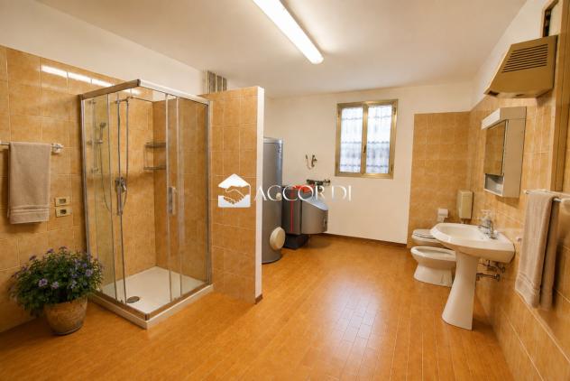 BIFAMILIARE di 10 vani e di 340 mq (GIAVERA DEL MONTELLO) rif. PE20 - Foto 17