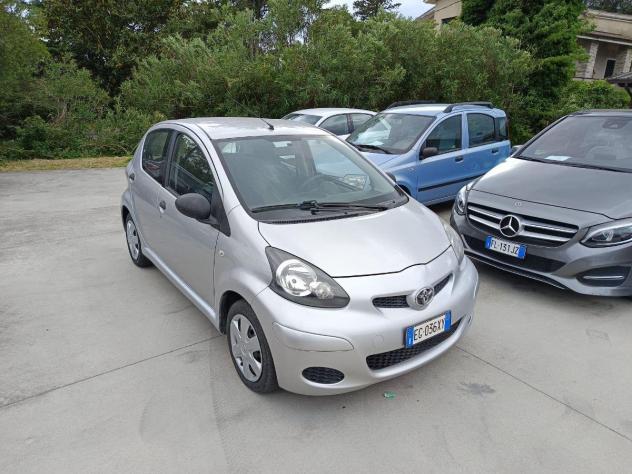TOYOTA Aygo 1.0i 68CV - NEOPATENTATI - Foto 4