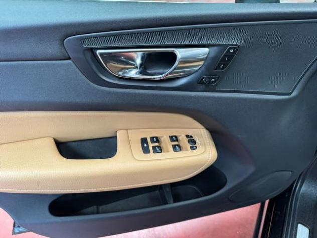 VOLVO XC60 B4 (d) AWD Geartronic Inscription rif. 23478732 - Foto 9