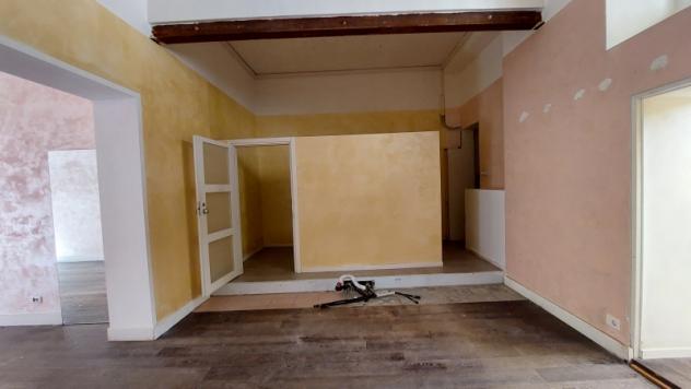 Negozio 75 mq. P.T. p.zza Risorgimento - AR - Foto 2