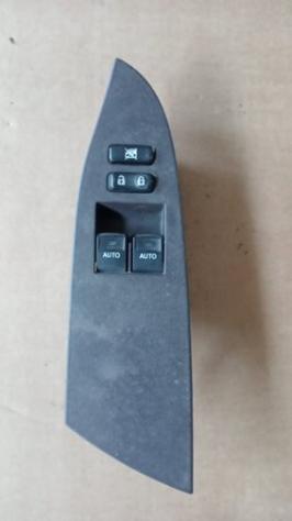 BLOCCO COMANDI ALZACRISTALLI Parti elettriche Impianto elettrico Interruttori Inte TOYOTA - iQ - 01-01-2009 - 01-12-2014