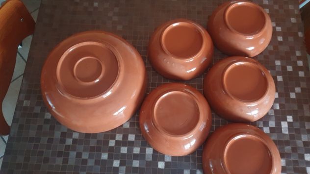 Set 5 piatti più uno grande tutti in terracotta - Foto 5