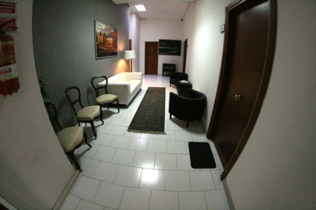 Locale ammobiliato con parcheggi euro 299 mese - Foto 2