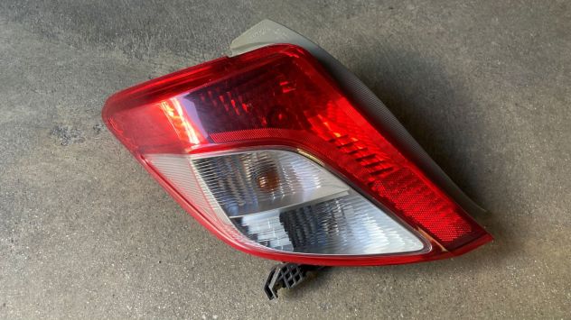 Fanale posteriore SX Toyota Yaris del 2013 (815610D370) - Foto 2