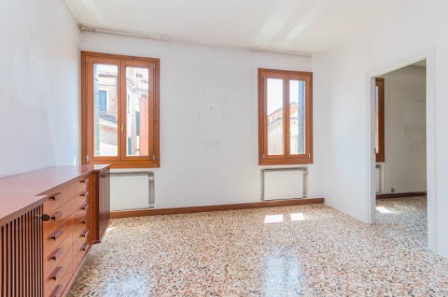 Appartamento di 129 m² con più di 5 locali in vendita a Venezia