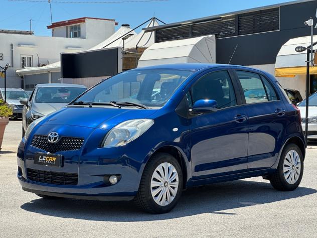TOYOTA Yaris 1.0 5 porte Navi - Foto 3