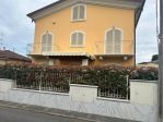 Villetta trifamiliare in vendita a Cinquale - Montignoso 150 mq  Rif: 1428101